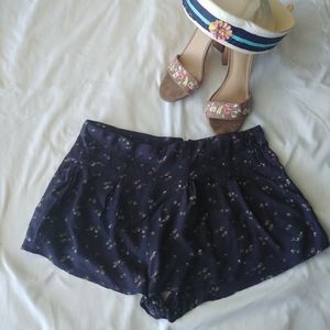 Charlotte Russe flowy floral navy blue short shorts